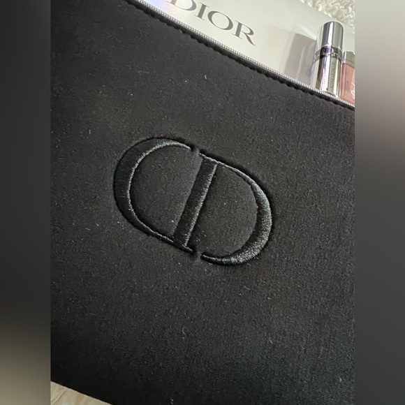 New Dior Beauty CD Logo Makeup Pouch Flat Black Authentic w/freebies - Picture 3 of 10